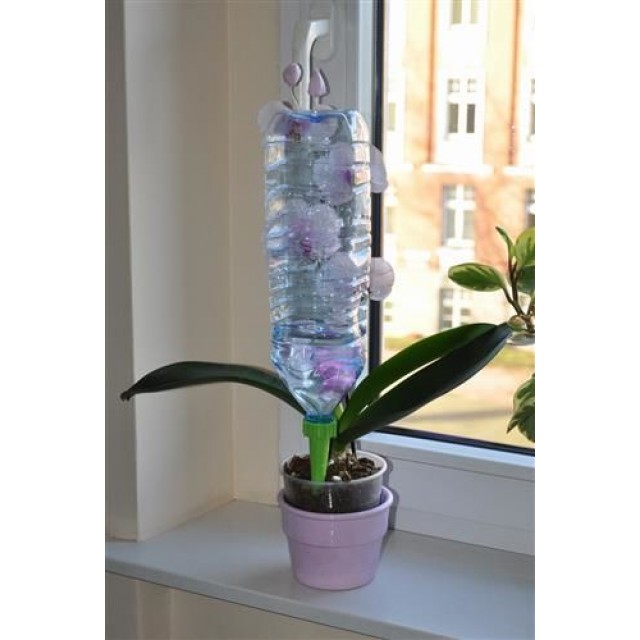 Напоител за саксии за цветя