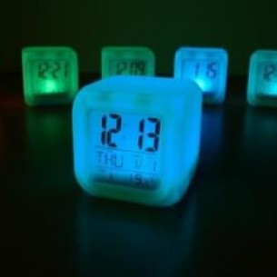 Будилник хамелеон Будилник хамелеон