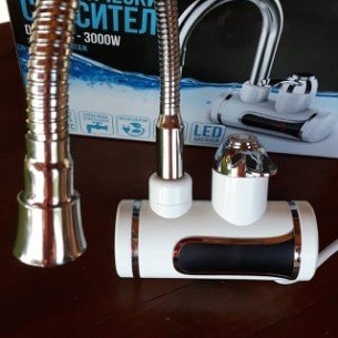 Електрически водонагревател, стенен монтаж, с дисплей, гъвкав чучур, DO-14-3C